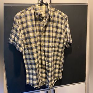 Eddie Bauer Mens Button Up Short Sleeve Shirt. Size Small. 100% Cotton.